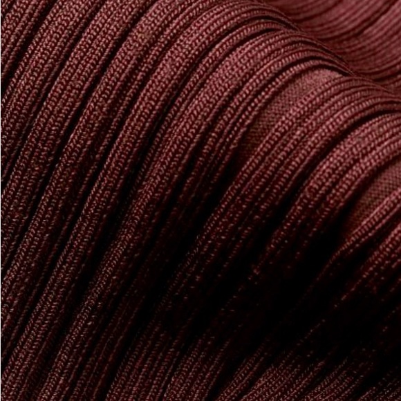 Gorgeous knee-length fitted dress, worn once. - Picture 6 of 9